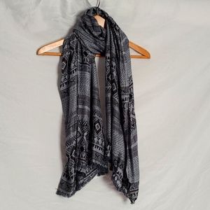 SCARF-SILVER AND BLACK